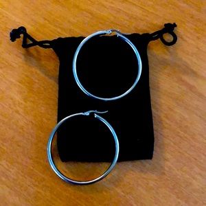 NWOT 18k White Gold Earrings